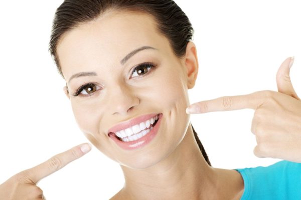 Lumineers VS Veneers | Cosmetic Dentist in Los Angeles
