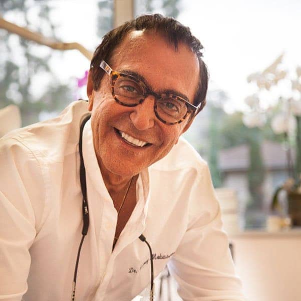 Los mejores dentistas cosméticos en Los Angeles Dr. Anthony Mobasser