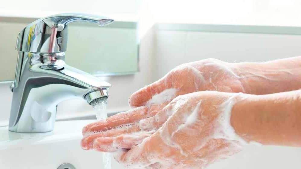 washing hands covid